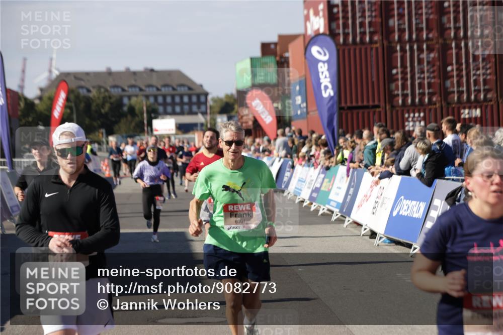 03.10.2025 - Köhlbrandbrückenlauf Jannik Wohlers http://msf.ph/oto/9082773 03.10.2025 13:18:16 Ziel 4472, 4473, 4581, 4600, 4620, 4661, 5209, 5379, 5440, 5454, 5691, 5816, 6001, 6310, 6326 meine-sportfotos.de