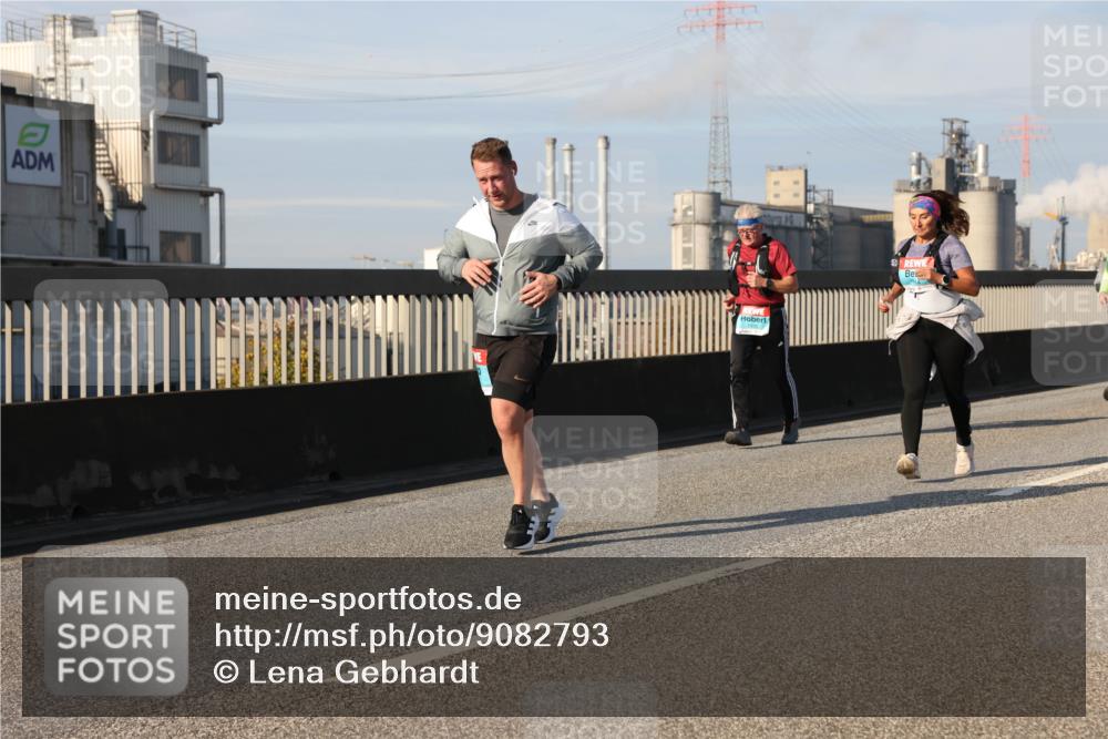03.10.2025 - Köhlbrandbrückenlauf Lena Gebhardt http://msf.ph/oto/9082793 03.10.2025 10:04:41 Position 2  meine-sportfotos.de