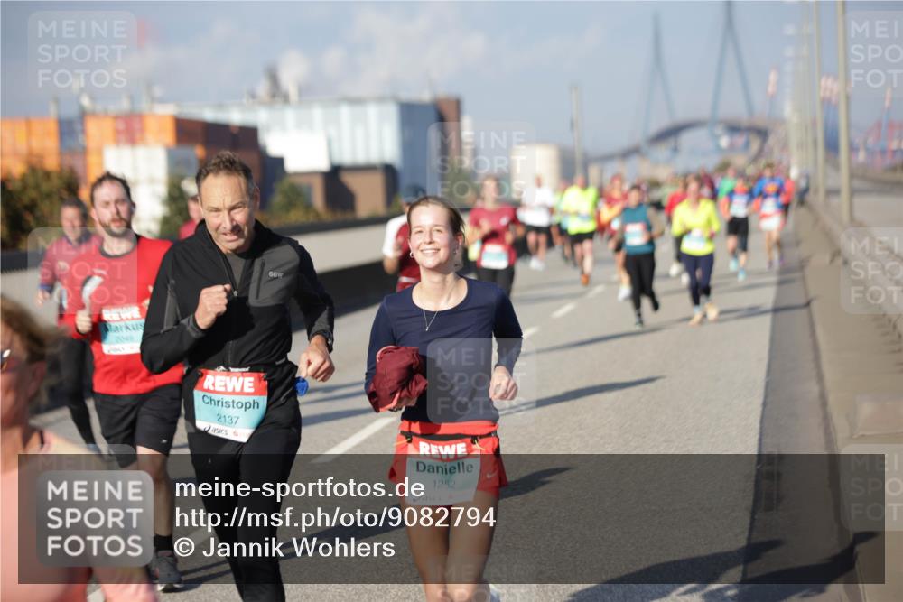 03.10.2025 - Köhlbrandbrückenlauf Jannik Wohlers http://msf.ph/oto/9082794 03.10.2025 10:05:49 Position 3 2137, 1252 meine-sportfotos.de