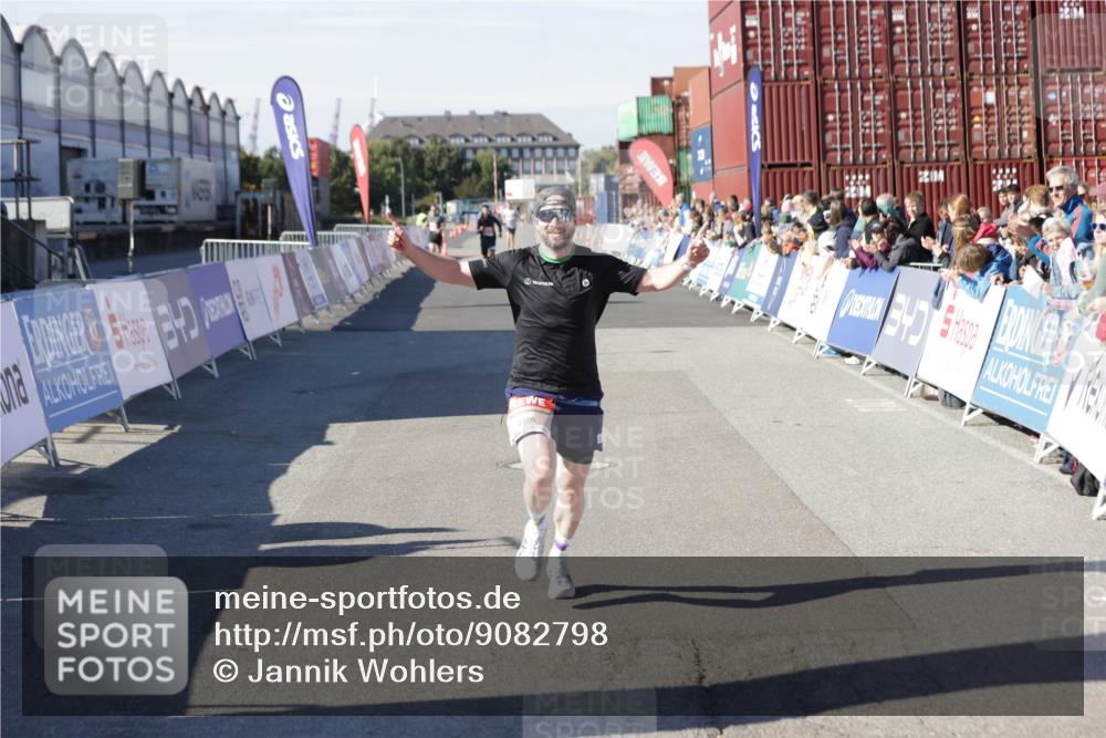 03.10.2025 - Köhlbrandbrückenlauf Jannik Wohlers http://msf.ph/oto/9082798 03.10.2025 12:51:28 Ziel 6047, 6458 meine-sportfotos.de