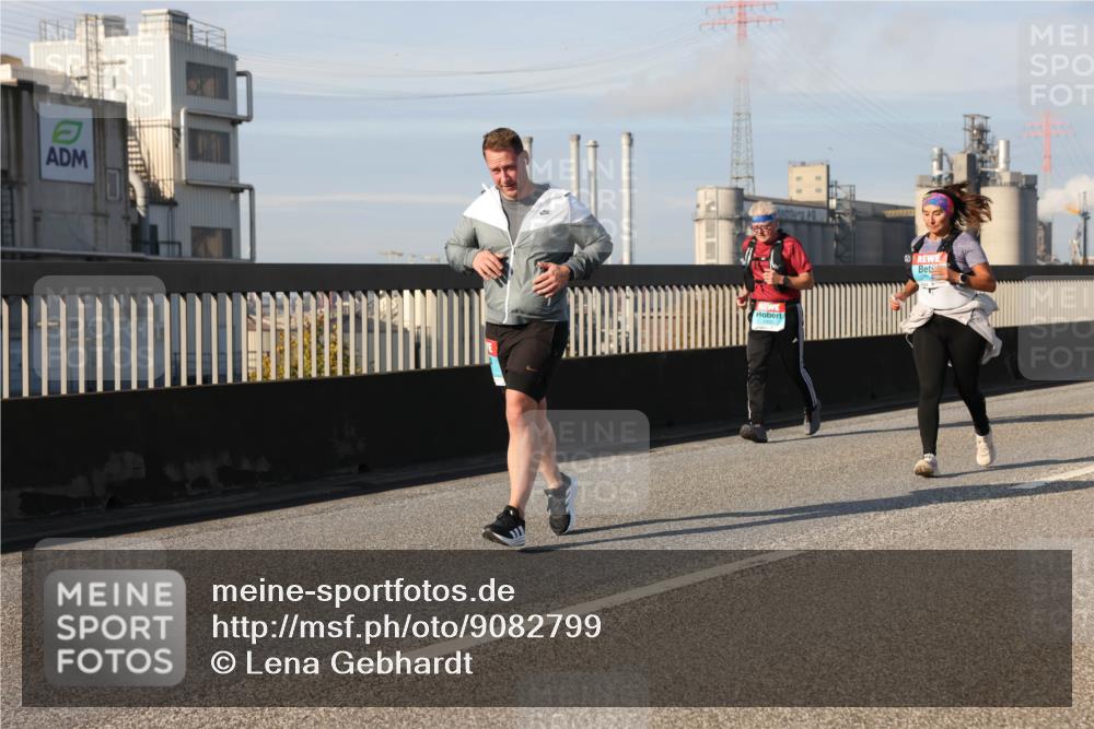 03.10.2025 - Köhlbrandbrückenlauf Lena Gebhardt http://msf.ph/oto/9082799 03.10.2025 10:04:41 Position 2  meine-sportfotos.de