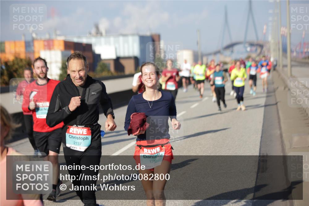 03.10.2025 - Köhlbrandbrückenlauf Jannik Wohlers http://msf.ph/oto/9082800 03.10.2025 10:05:49 Position 3 2049, 2137, 1252 meine-sportfotos.de