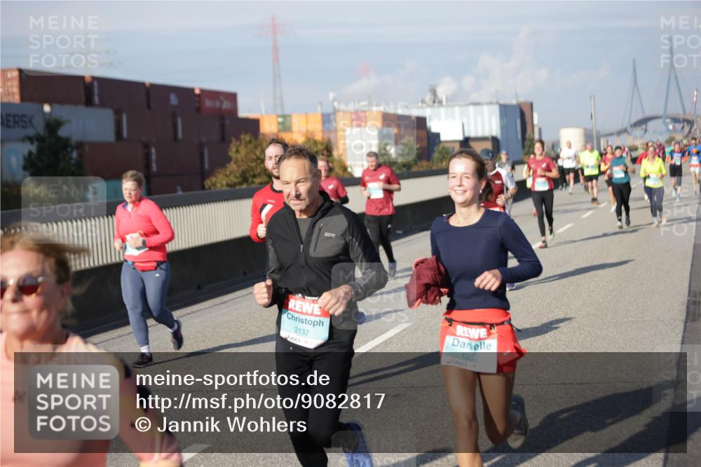 03.10.2025 - Köhlbrandbrückenlauf Jannik Wohlers http://msf.ph/oto/9082817 03.10.2025 10:05:50 Position 3 2137, 1252 meine-sportfotos.de