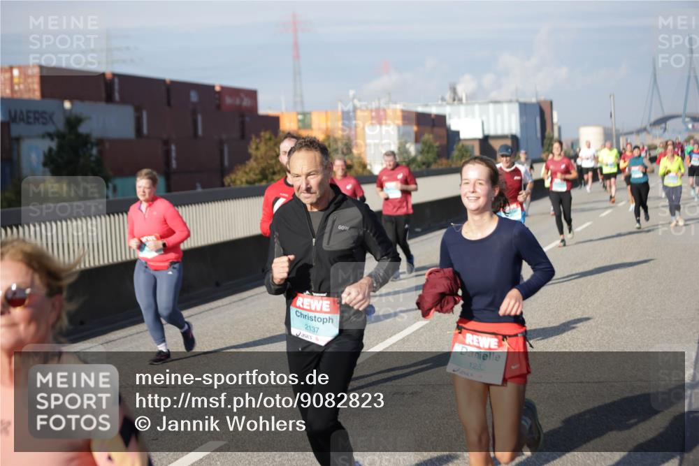 03.10.2025 - Köhlbrandbrückenlauf Jannik Wohlers http://msf.ph/oto/9082823 03.10.2025 10:05:50 Position 3 2137, 1252 meine-sportfotos.de