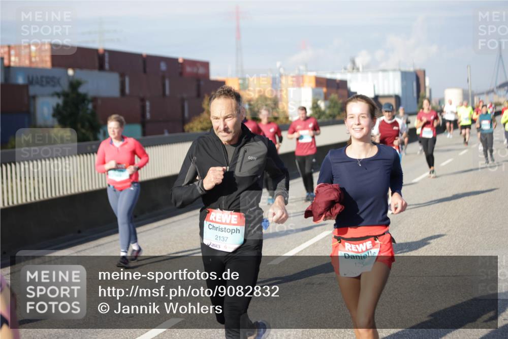 03.10.2025 - Köhlbrandbrückenlauf Jannik Wohlers http://msf.ph/oto/9082832 03.10.2025 10:05:50 Position 3 2137, 125 meine-sportfotos.de