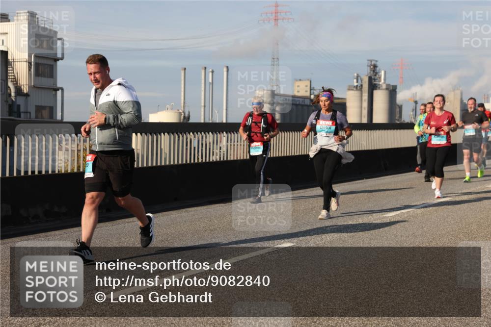 03.10.2025 - Köhlbrandbrückenlauf Lena Gebhardt http://msf.ph/oto/9082840 03.10.2025 10:04:42 Position 2  meine-sportfotos.de