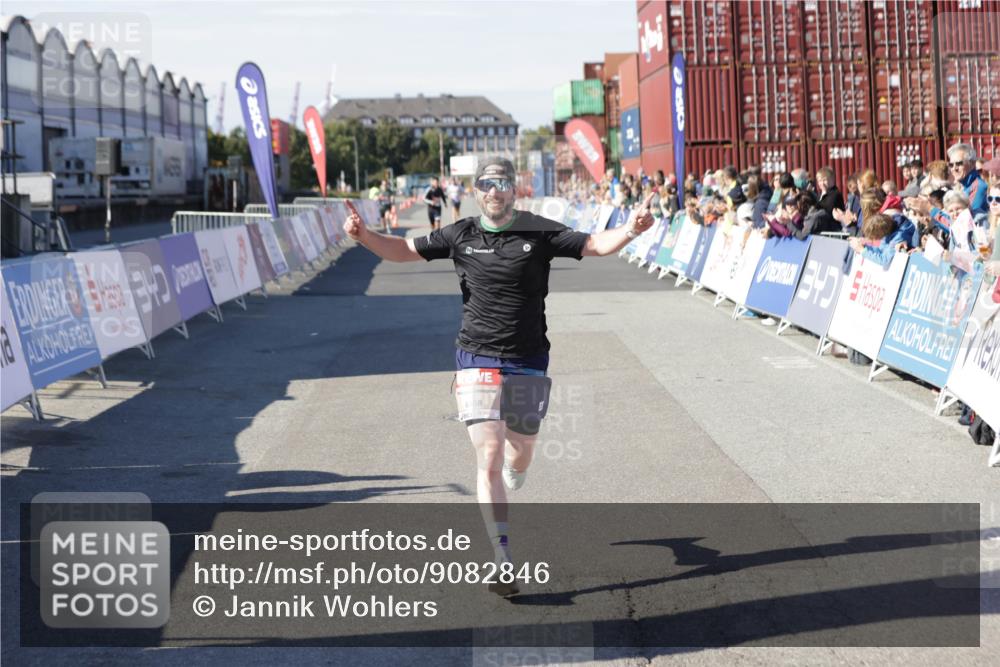 03.10.2025 - Köhlbrandbrückenlauf Jannik Wohlers http://msf.ph/oto/9082846 03.10.2025 12:51:28 Ziel 6047, 6458 meine-sportfotos.de