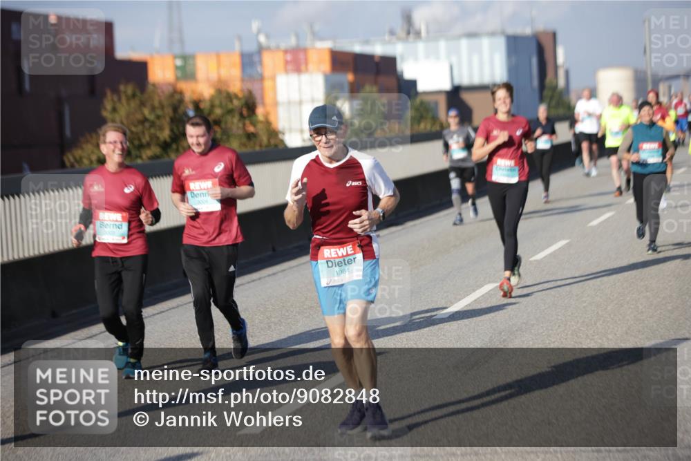 03.10.2025 - Köhlbrandbrückenlauf Jannik Wohlers http://msf.ph/oto/9082848 03.10.2025 10:05:52 Position 3 3004, 1984 meine-sportfotos.de