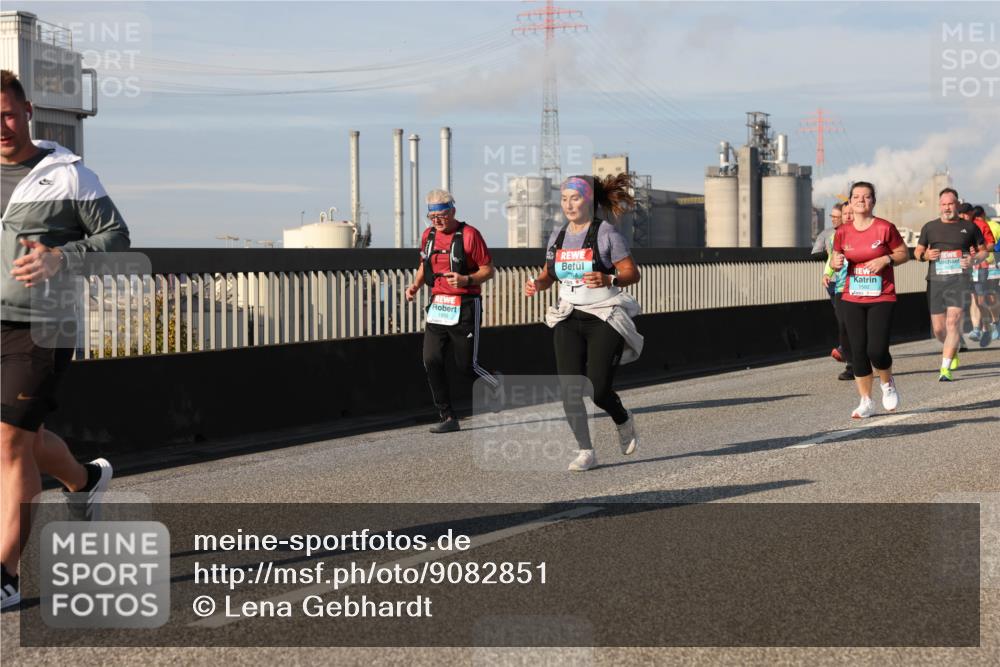 03.10.2025 - Köhlbrandbrückenlauf Lena Gebhardt http://msf.ph/oto/9082851 03.10.2025 10:04:42 Position 2  meine-sportfotos.de