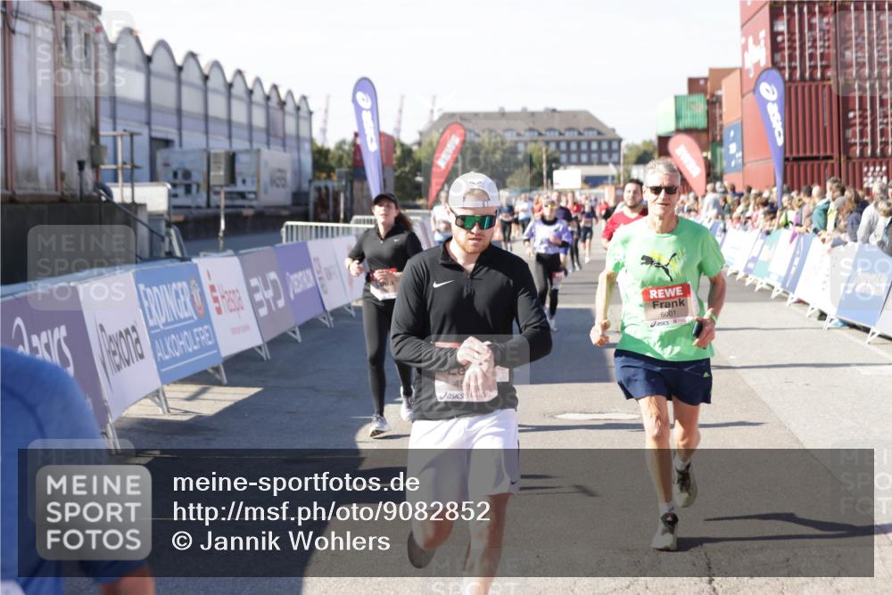 03.10.2025 - Köhlbrandbrückenlauf Jannik Wohlers http://msf.ph/oto/9082852 03.10.2025 13:18:17 Ziel 4472, 4473, 4581, 4600, 4661, 5209, 5379, 5440, 5454, 5691, 5816, 6001, 6310 meine-sportfotos.de