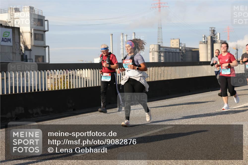 03.10.2025 - Köhlbrandbrückenlauf Lena Gebhardt http://msf.ph/oto/9082876 03.10.2025 10:04:43 Position 2 1930 meine-sportfotos.de