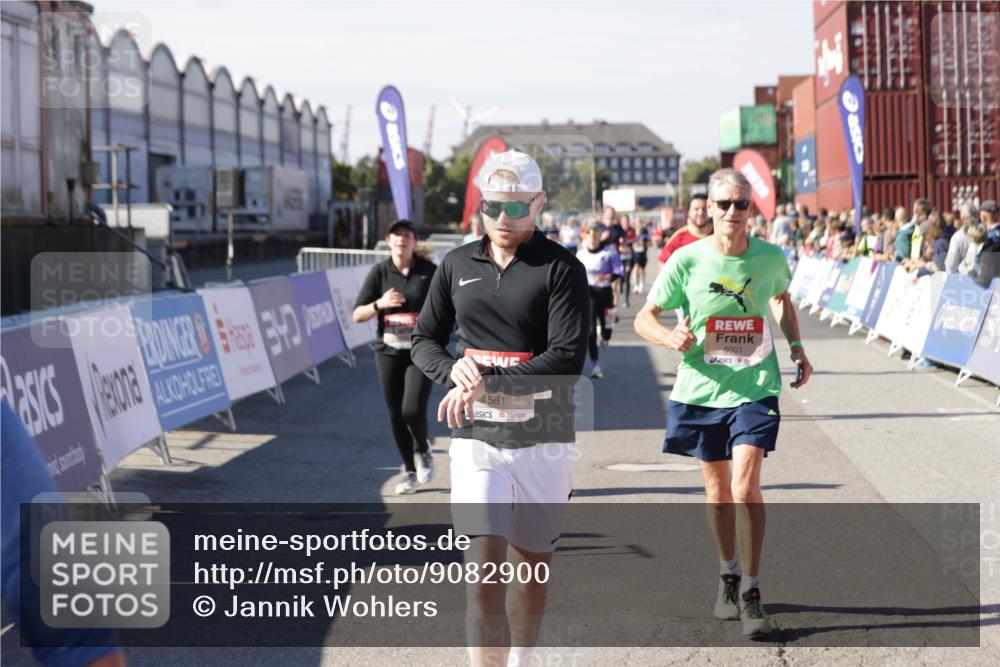 03.10.2025 - Köhlbrandbrückenlauf Jannik Wohlers http://msf.ph/oto/9082900 03.10.2025 13:18:17 Ziel 4472, 4473, 4581, 4600, 4661, 5209, 5379, 5440, 5454, 5691, 5816, 6001, 6310 meine-sportfotos.de