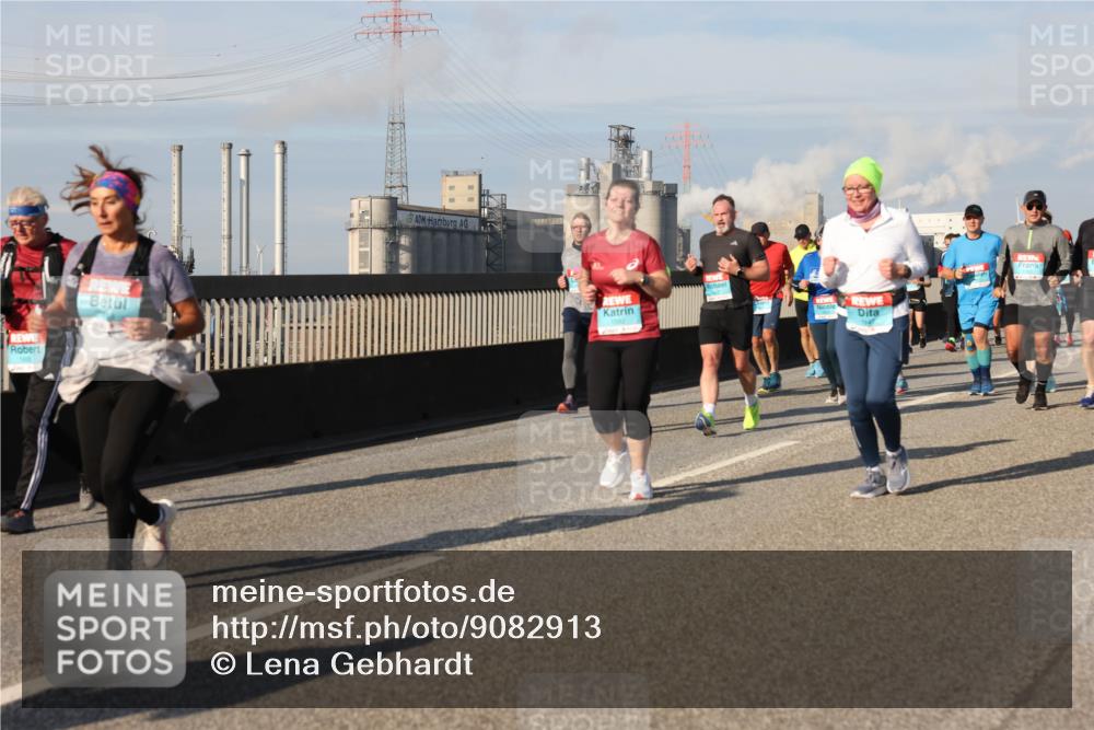03.10.2025 - Köhlbrandbrückenlauf Lena Gebhardt http://msf.ph/oto/9082913 03.10.2025 10:04:43 Position 2  meine-sportfotos.de