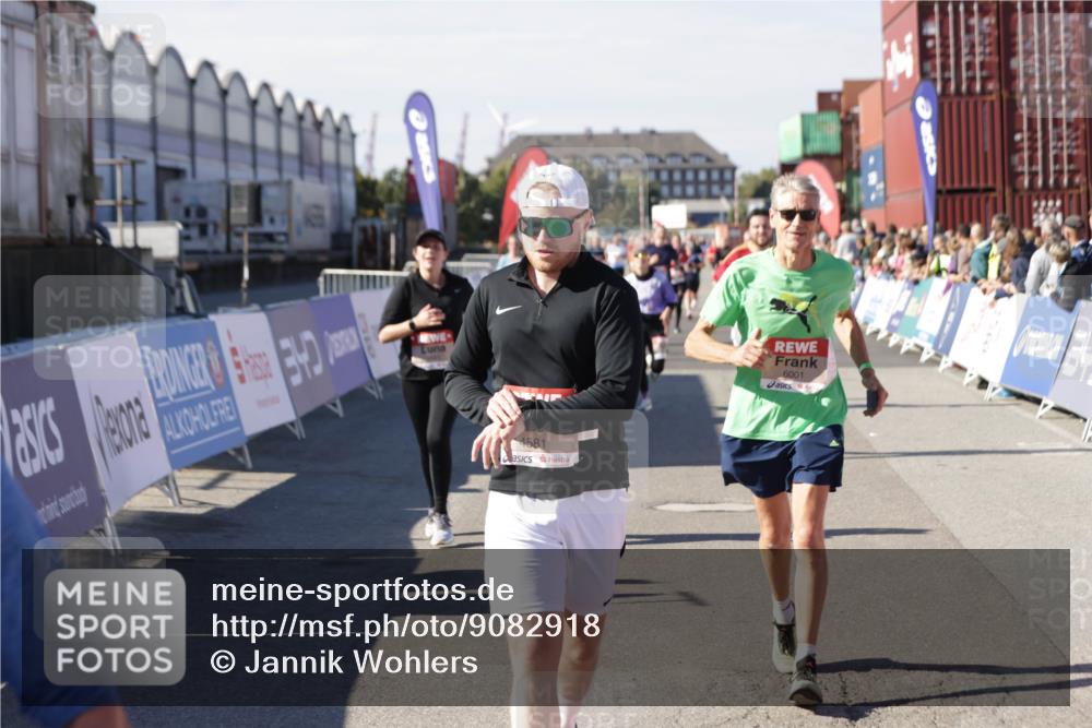 03.10.2025 - Köhlbrandbrückenlauf Jannik Wohlers http://msf.ph/oto/9082918 03.10.2025 13:18:17 Ziel 4472, 4473, 4581, 4600, 4661, 5209, 5379, 5440, 5454, 5691, 5816, 6001, 6310 meine-sportfotos.de