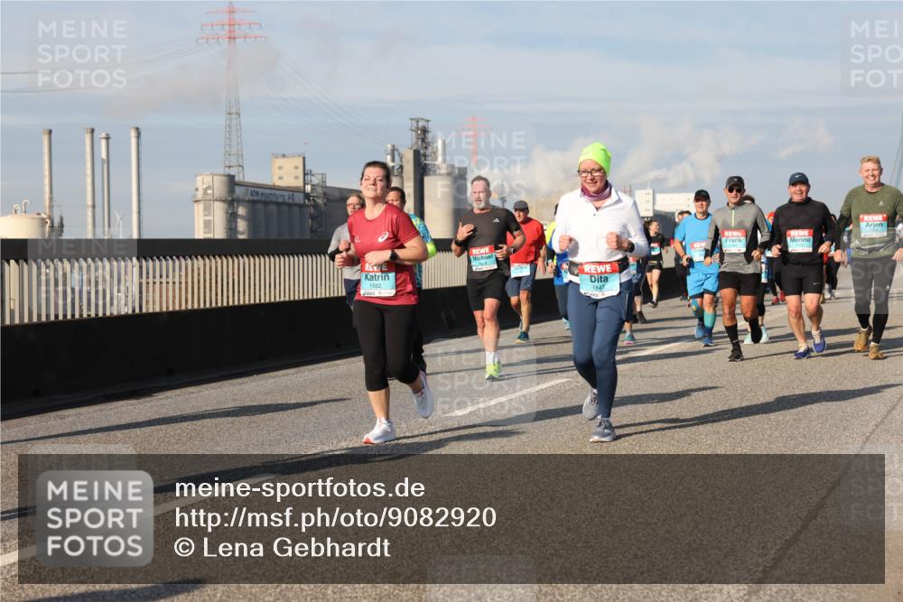 03.10.2025 - Köhlbrandbrückenlauf Lena Gebhardt http://msf.ph/oto/9082920 03.10.2025 10:04:43 Position 2 1592, 1847 meine-sportfotos.de
