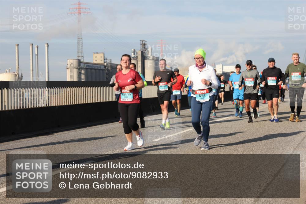 03.10.2025 - Köhlbrandbrückenlauf Lena Gebhardt http://msf.ph/oto/9082933 03.10.2025 10:04:43 Position 2 1592, 1847 meine-sportfotos.de