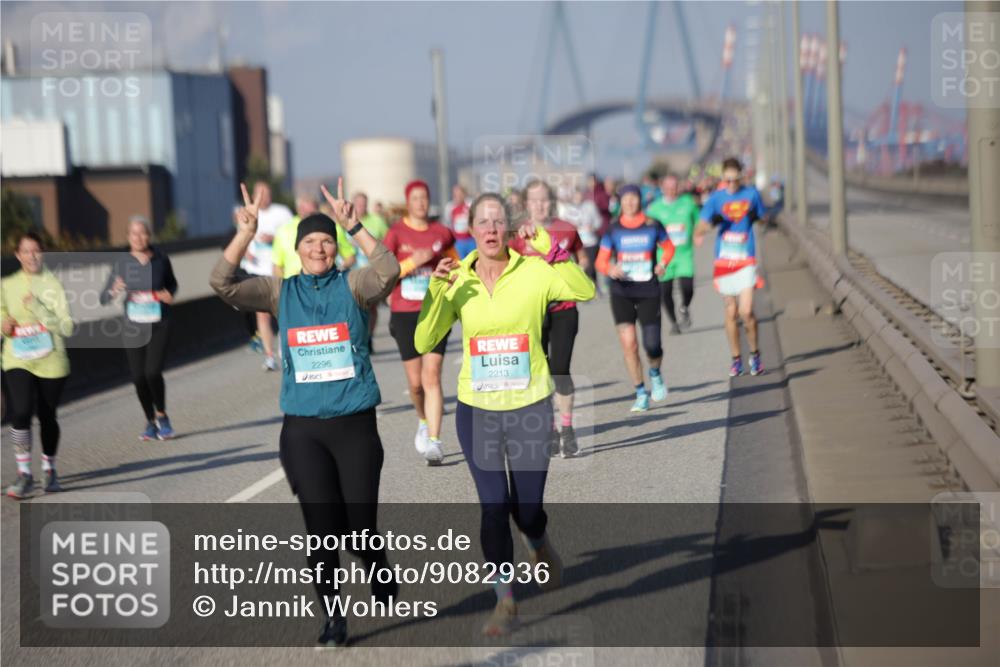 03.10.2025 - Köhlbrandbrückenlauf Jannik Wohlers http://msf.ph/oto/9082936 03.10.2025 10:05:54 Position 3 2296, 2213 meine-sportfotos.de