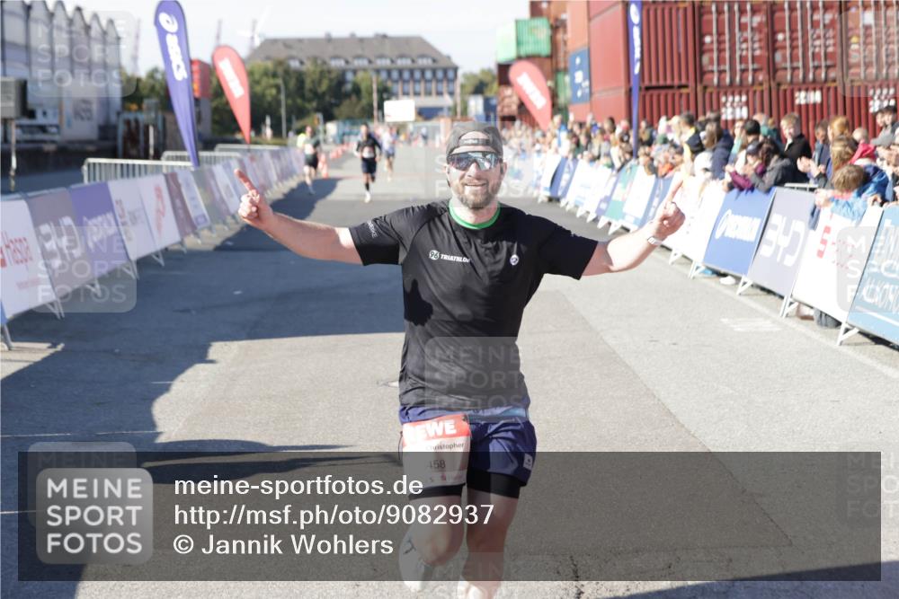 03.10.2025 - Köhlbrandbrückenlauf Jannik Wohlers http://msf.ph/oto/9082937 03.10.2025 12:51:29 Ziel 6047, 6458 meine-sportfotos.de