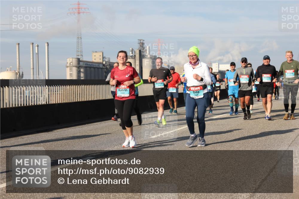 03.10.2025 - Köhlbrandbrückenlauf Lena Gebhardt http://msf.ph/oto/9082939 03.10.2025 10:04:43 Position 2 1592, 1847 meine-sportfotos.de