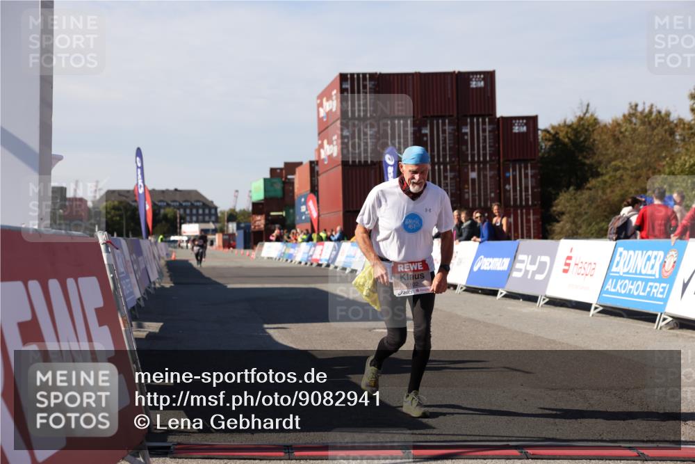 03.10.2025 - Köhlbrandbrückenlauf Lena Gebhardt http://msf.ph/oto/9082941 03.10.2025 13:49:26 Ziel 5736, 6102 meine-sportfotos.de