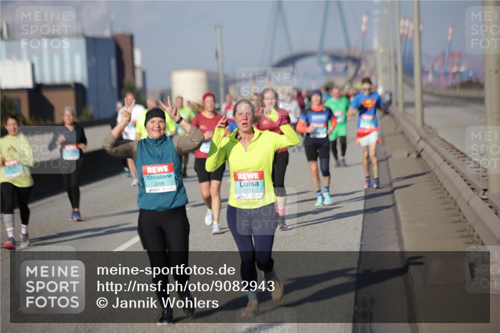 03.10.2025 - Köhlbrandbrückenlauf Jannik Wohlers http://msf.ph/oto/9082943 03.10.2025 10:05:55 Position 3 2296, 2213 meine-sportfotos.de