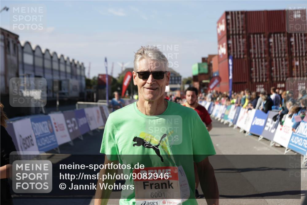 03.10.2025 - Köhlbrandbrückenlauf Jannik Wohlers http://msf.ph/oto/9082946 03.10.2025 13:18:20 Ziel 4341, 4472, 4473, 4560, 4581, 4600, 4760, 5379, 5440, 5454, 5691, 5722, 5816, 6001, 6310 meine-sportfotos.de
