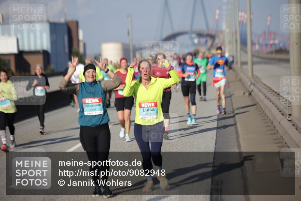 03.10.2025 - Köhlbrandbrückenlauf Jannik Wohlers http://msf.ph/oto/9082948 03.10.2025 10:05:55 Position 3 2296, 2213 meine-sportfotos.de