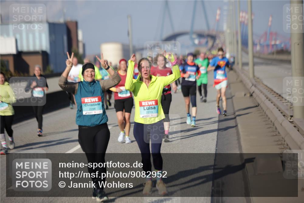 03.10.2025 - Köhlbrandbrückenlauf Jannik Wohlers http://msf.ph/oto/9082952 03.10.2025 10:05:55 Position 3 2296, 2213 meine-sportfotos.de