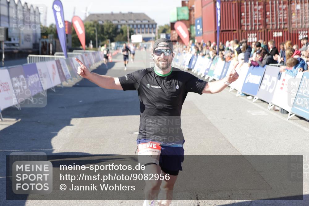 03.10.2025 - Köhlbrandbrückenlauf Jannik Wohlers http://msf.ph/oto/9082956 03.10.2025 12:51:29 Ziel 6047, 6458 meine-sportfotos.de
