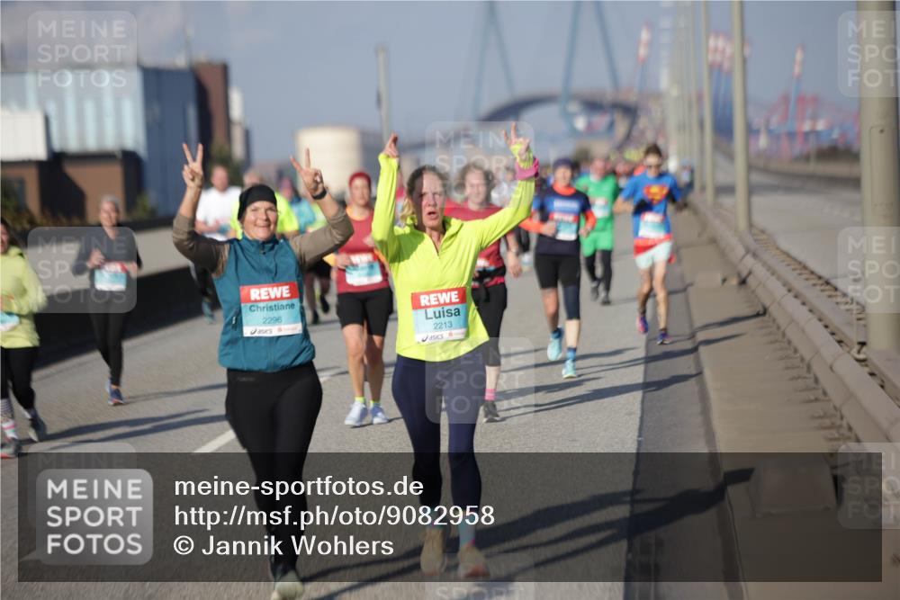 03.10.2025 - Köhlbrandbrückenlauf Jannik Wohlers http://msf.ph/oto/9082958 03.10.2025 10:05:55 Position 3 2296, 2213 meine-sportfotos.de