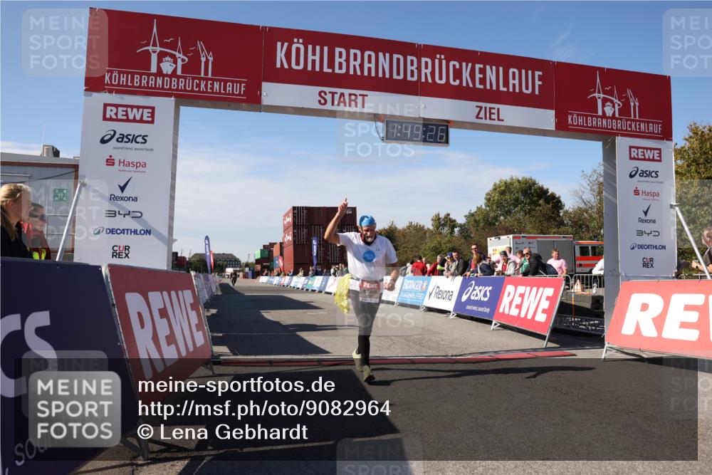 03.10.2025 - Köhlbrandbrückenlauf Lena Gebhardt http://msf.ph/oto/9082964 03.10.2025 13:49:27 Ziel 5736, 6102 meine-sportfotos.de