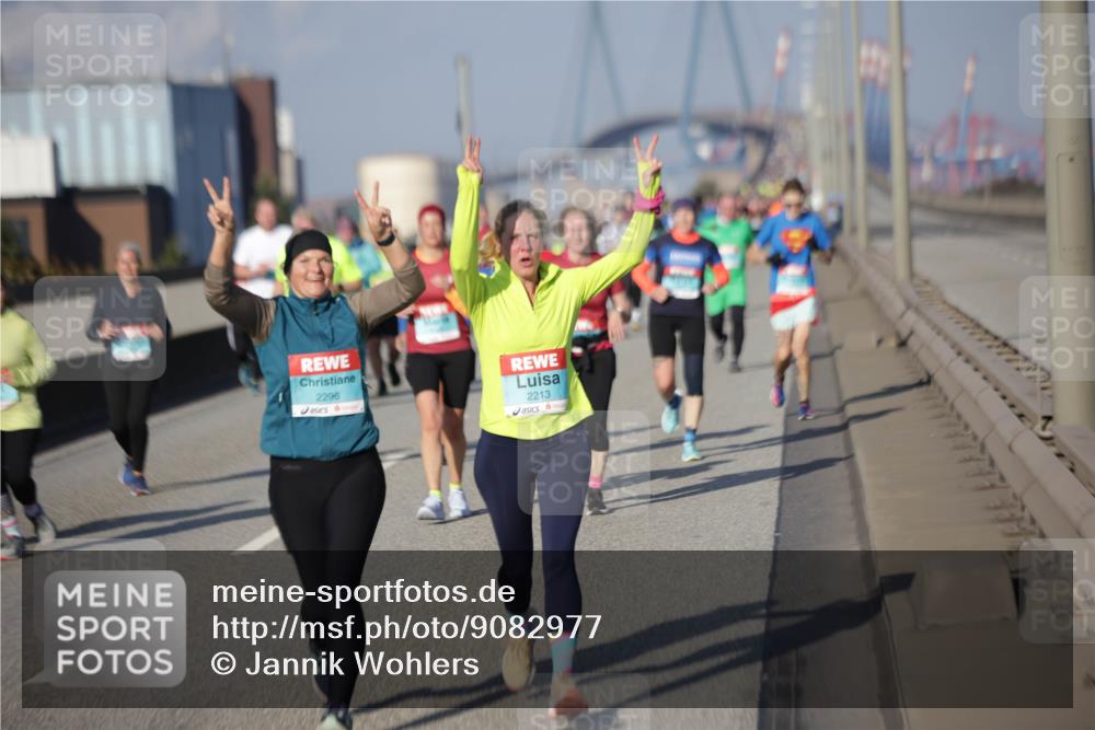 03.10.2025 - Köhlbrandbrückenlauf Jannik Wohlers http://msf.ph/oto/9082977 03.10.2025 10:05:55 Position 3 2296, 2213 meine-sportfotos.de