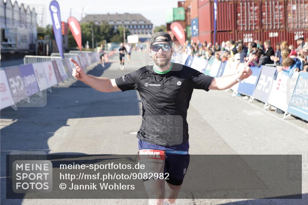 03.10.2025 - Köhlbrandbrückenlauf Jannik Wohlers http://msf.ph/oto/9082982 03.10.2025 12:51:29 Ziel 6047, 6458 meine-sportfotos.de
