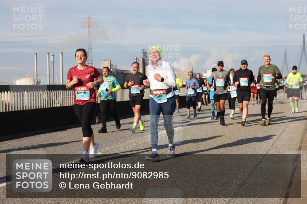 03.10.2025 - Köhlbrandbrückenlauf Lena Gebhardt http://msf.ph/oto/9082985 03.10.2025 10:04:44 Position 2 1592, 1847 meine-sportfotos.de