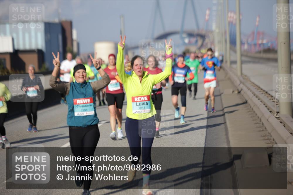 03.10.2025 - Köhlbrandbrückenlauf Jannik Wohlers http://msf.ph/oto/9082986 03.10.2025 10:05:55 Position 3 2296, 2213 meine-sportfotos.de