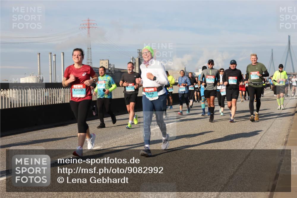 03.10.2025 - Köhlbrandbrückenlauf Lena Gebhardt http://msf.ph/oto/9082992 03.10.2025 10:04:44 Position 2 1592, 47 meine-sportfotos.de