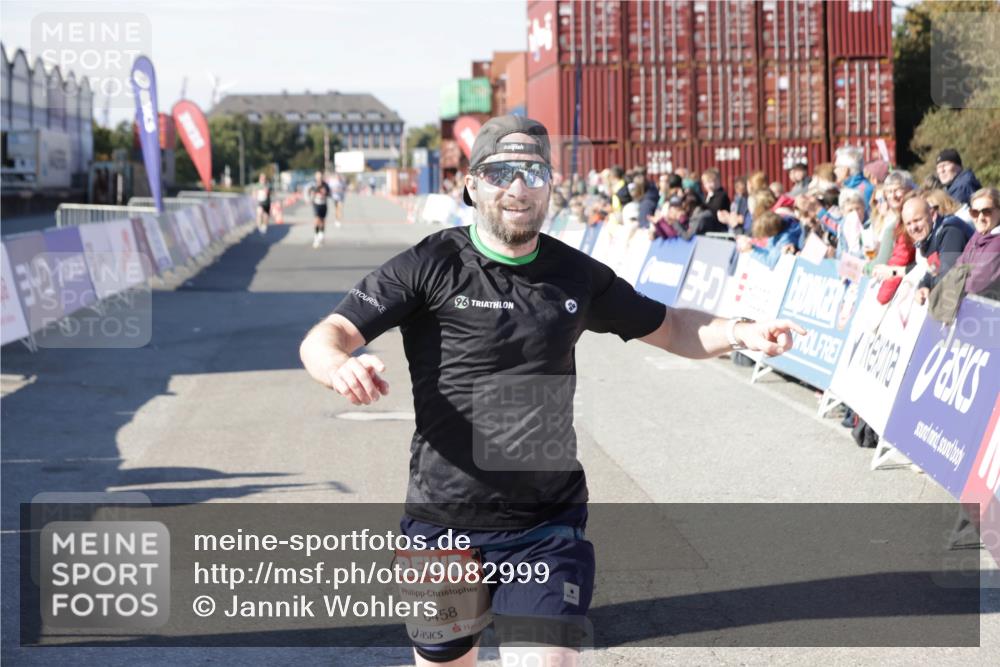 03.10.2025 - Köhlbrandbrückenlauf Jannik Wohlers http://msf.ph/oto/9082999 03.10.2025 12:51:29 Ziel 6047, 6458 meine-sportfotos.de