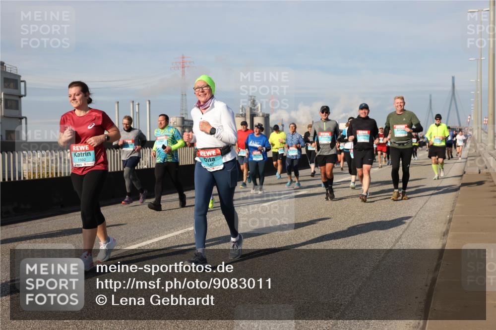 03.10.2025 - Köhlbrandbrückenlauf Lena Gebhardt http://msf.ph/oto/9083011 03.10.2025 10:04:45 Position 2 1592, 47 meine-sportfotos.de