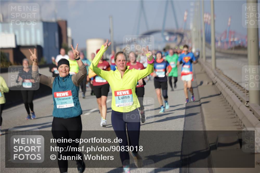 03.10.2025 - Köhlbrandbrückenlauf Jannik Wohlers http://msf.ph/oto/9083018 03.10.2025 10:05:55 Position 3 2296, 2213 meine-sportfotos.de