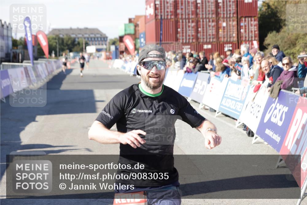 03.10.2025 - Köhlbrandbrückenlauf Jannik Wohlers http://msf.ph/oto/9083035 03.10.2025 12:51:29 Ziel 6047, 6458 meine-sportfotos.de