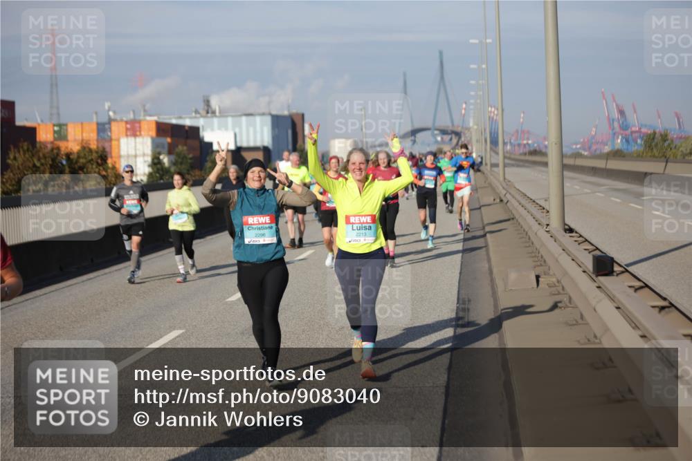 03.10.2025 - Köhlbrandbrückenlauf Jannik Wohlers http://msf.ph/oto/9083040 03.10.2025 10:05:56 Position 3 2296, 2213 meine-sportfotos.de