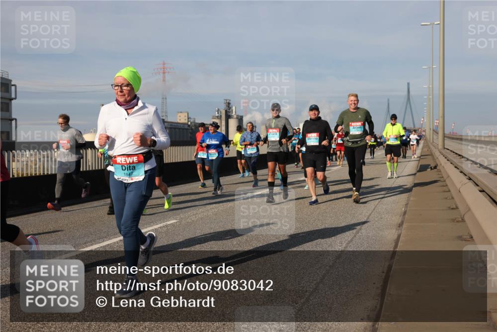 03.10.2025 - Köhlbrandbrückenlauf Lena Gebhardt http://msf.ph/oto/9083042 03.10.2025 10:04:45 Position 2 1847 meine-sportfotos.de