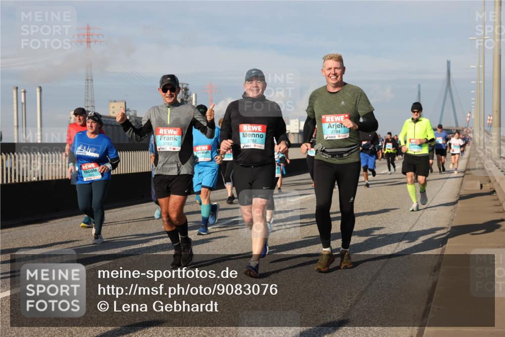 03.10.2025 - Köhlbrandbrückenlauf Lena Gebhardt http://msf.ph/oto/9083076 03.10.2025 10:04:46 Position 2 2925, 2783, 2782, 2784 meine-sportfotos.de