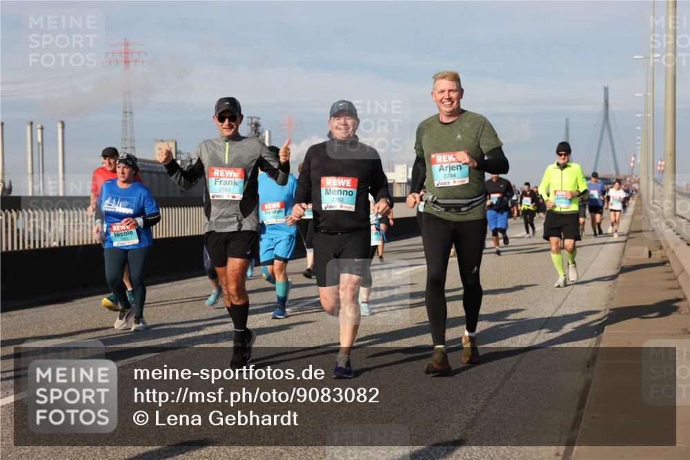 03.10.2025 - Köhlbrandbrückenlauf Lena Gebhardt http://msf.ph/oto/9083082 03.10.2025 10:04:46 Position 2 2783, 2782, 2784 meine-sportfotos.de