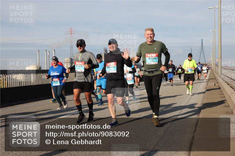 03.10.2025 - Köhlbrandbrückenlauf Lena Gebhardt http://msf.ph/oto/9083092 03.10.2025 10:04:47 Position 2 2783, 2782, 2784 meine-sportfotos.de
