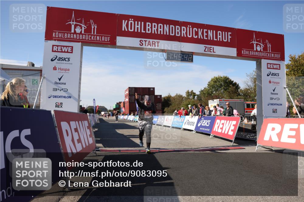 03.10.2025 - Köhlbrandbrückenlauf Lena Gebhardt http://msf.ph/oto/9083095 03.10.2025 13:49:42 Ziel 6123 meine-sportfotos.de