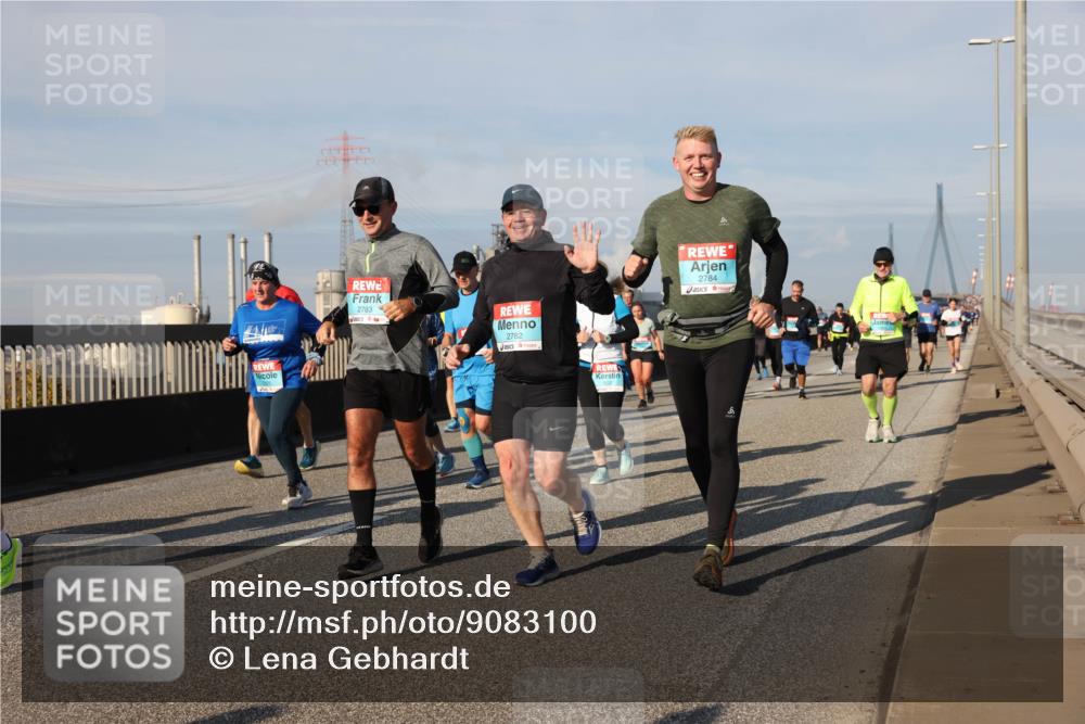 03.10.2025 - Köhlbrandbrückenlauf Lena Gebhardt http://msf.ph/oto/9083100 03.10.2025 10:04:47 Position 2 2783, 2782, 2784 meine-sportfotos.de