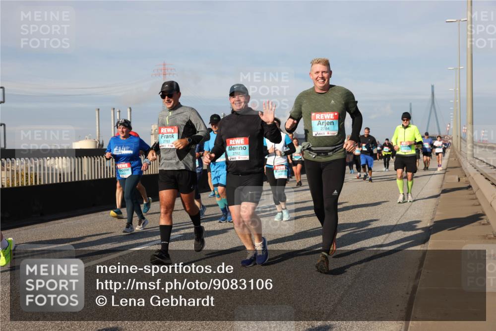03.10.2025 - Köhlbrandbrückenlauf Lena Gebhardt http://msf.ph/oto/9083106 03.10.2025 10:04:47 Position 2 2783, 2782, 2784 meine-sportfotos.de
