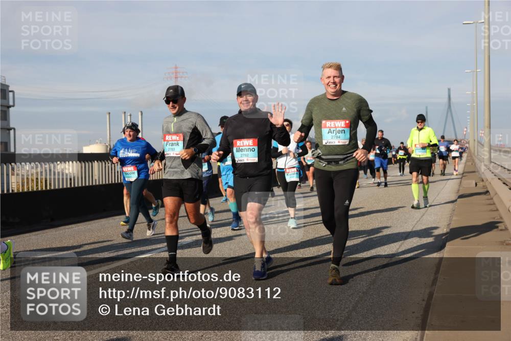 03.10.2025 - Köhlbrandbrückenlauf Lena Gebhardt http://msf.ph/oto/9083112 03.10.2025 10:04:47 Position 2 2783, 2782, 2784 meine-sportfotos.de