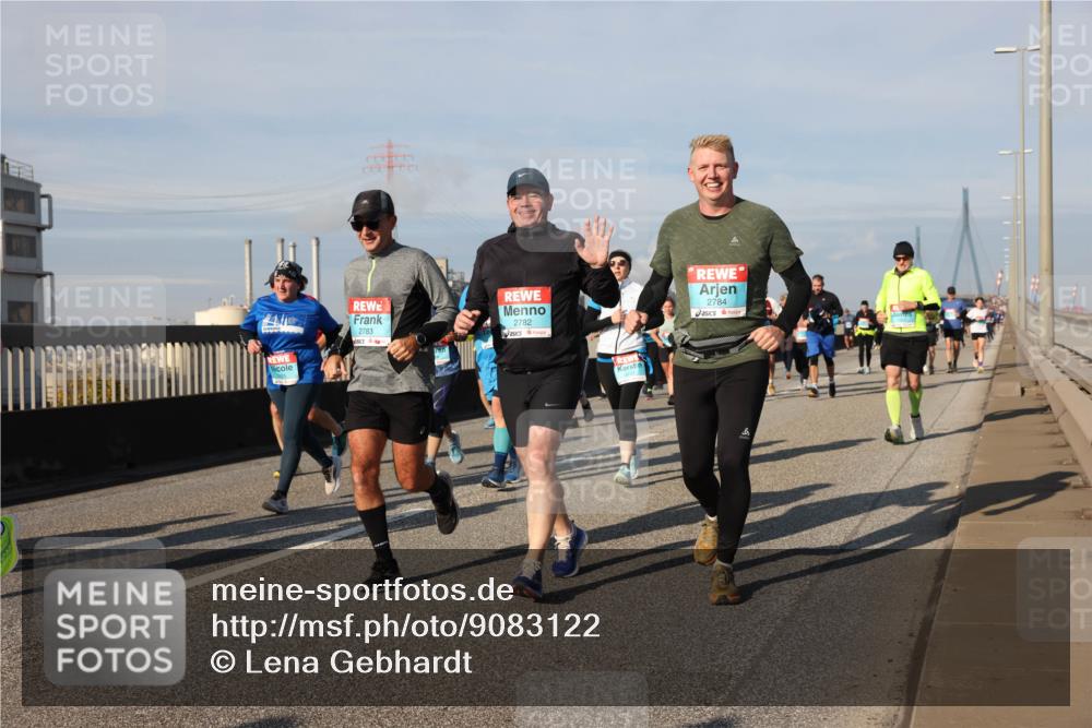 03.10.2025 - Köhlbrandbrückenlauf Lena Gebhardt http://msf.ph/oto/9083122 03.10.2025 10:04:47 Position 2 2783, 2782, 2784 meine-sportfotos.de